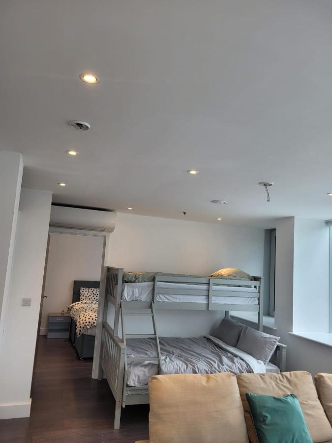 Апартаменты 2Br Chic London Sleep 9 Bp7 Экстерьер фото