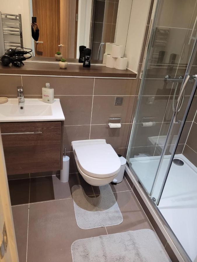 Апартаменты 2Br Chic London Sleep 9 Bp7 Экстерьер фото