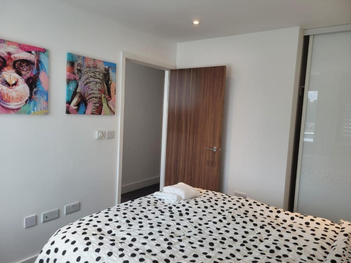 Апартаменты 2Br Chic London Sleep 9 Bp7 Экстерьер фото